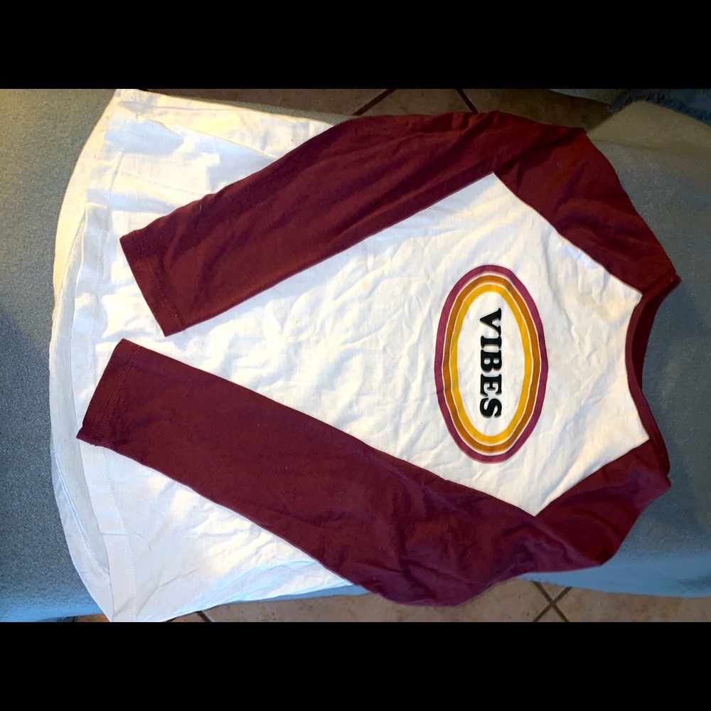Mid sleeve T-shirt
